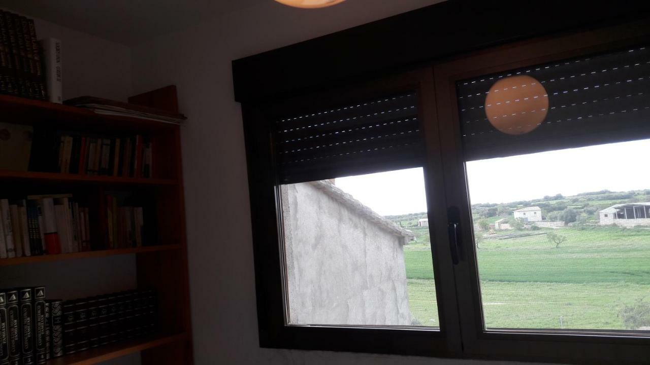 Villa Casa Sarinena Adahuesca Exterior foto